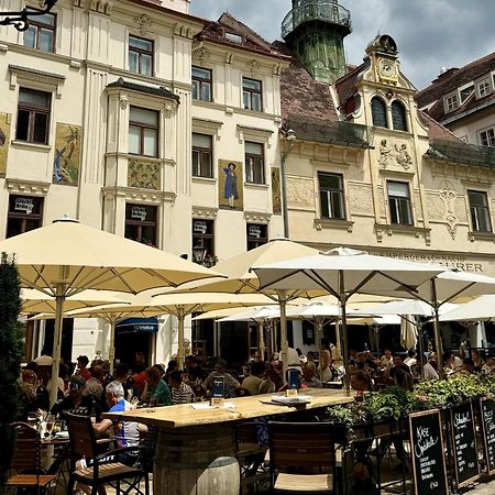 Boho Design Studio - Historic City Center With Free Parking & Aircon By Hero Homes Graz Exterior foto